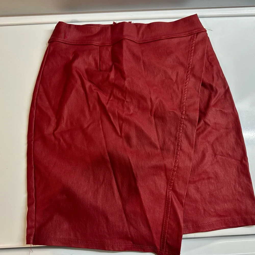 HOT RED SKIRT ❤️ - Picture 3 of 4